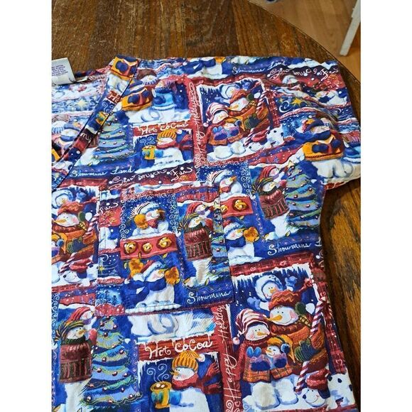Large S.C.R.U.B.S. Christmas Holiday Winter Snowman Short Sleeve Scrub Top Shirt - Picture 3 of 7